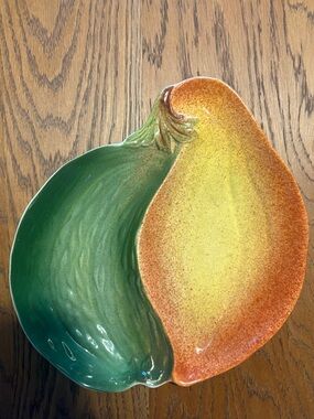 Vintage Royal Winton Two-Tone Fruit-Shaped Ceramic Nut Dish - Green & Orange